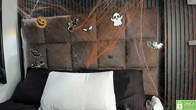 Snapshot of Sussy_Vixen chatting on 10-24-25, 07:43 Sussy Vixen online show from 10-24-25, 07:43