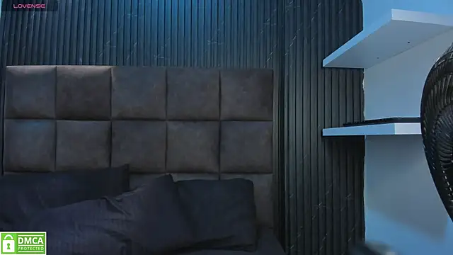 Snapshot of Sussy_Vixen chatting on 01-08-26, 04:04 Sussy Vixen online show from 01-08-26, 04:04