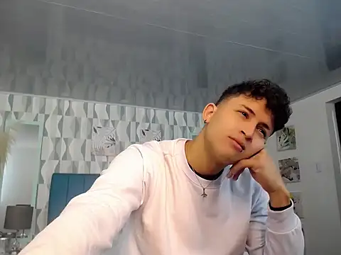 Snapshot of Axel_savage chatting on 10-07-25, 12:02 Axel savage online show from 10-07-25, 12:02