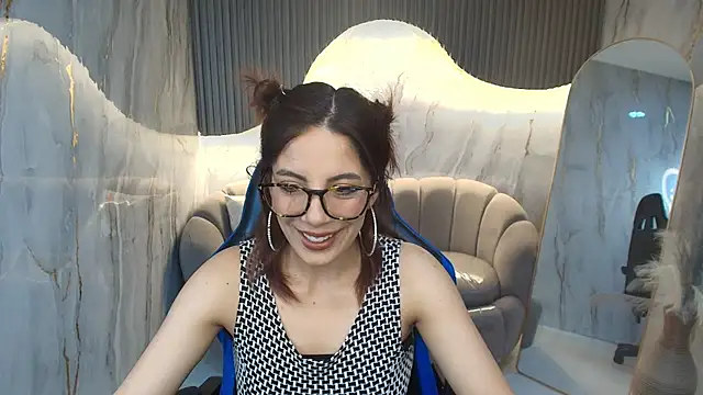 Snapshot of nadia_r_ chatting on 06-20-26, 07:38 nadia r online show from 06-20-26, 07:38