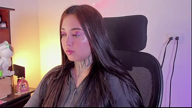 SofiaBermudez online show from 10-18-25, 01:30