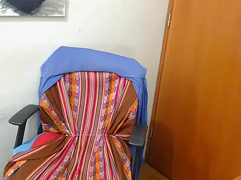 Snapshot of GuivernoStud chatting on 10-10-25, 02:27 GuivernoStud online show from 10-10-25, 02:27