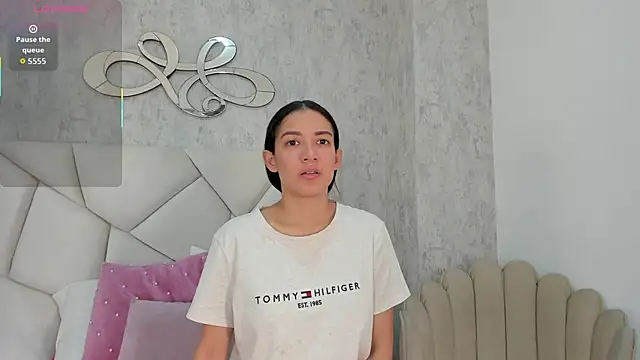 Snapshot of Skylerwhite02 chatting on 10-29-25, 07:59 Skylerwhite02 online show from 10-29-25, 07:59