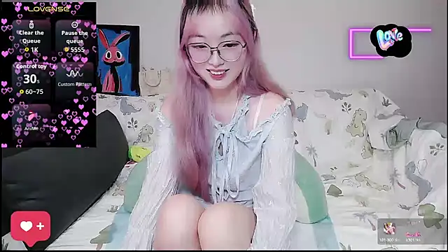 Snapshot of baby-yaya20 chatting on 10-19-25, 08:42 baby-yaya20 online show from 10-19-25, 08:42