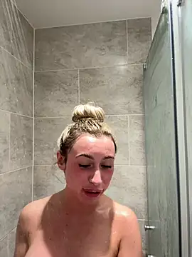 SexySaraxxoo online show from 03-26-26, 09:31