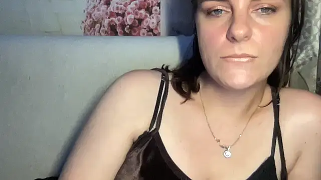Snapshot of Virela chatting on 07-11-26, 08:00 Virela online show from 07-11-26, 08:00