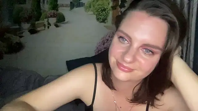 Snapshot of Virela chatting on 07-28-26, 07:39 Virela online show from 07-28-26, 07:39
