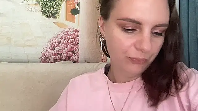 Snapshot of Virela chatting on 07-31-26, 01:54 Virela online show from 07-31-26, 01:54