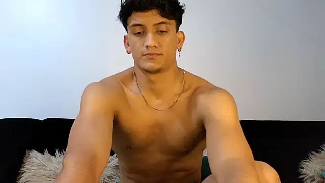 FitBoy Cris online show from 07-22-26, 05:54