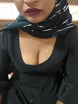 Itz Mayra  online show from 10-15-25, 07:30