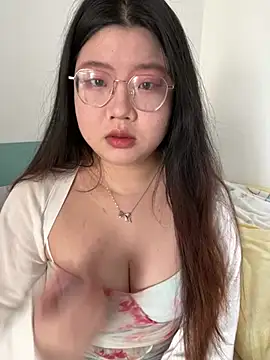 Snapshot of xxwang20 chatting on 01-11-26, 07:35 xxwang20 online show from 01-11-26, 07:35