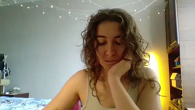 Snapshot of Mireeina chatting on 07-20-26, 01:57 Mireeina online show from 07-20-26, 01:57