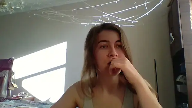 Snapshot of Mireeina chatting on 07-30-26, 04:28 Mireeina online show from 07-30-26, 04:28