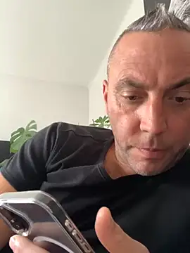 Marronglace1 online show from 10-22-25, 09:53