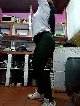 girlpee online show from 11-08-25, 01:00