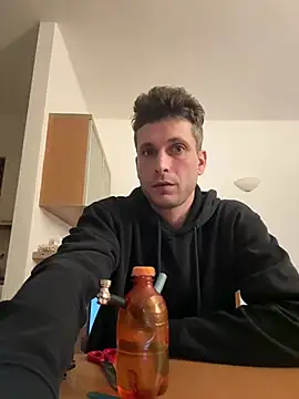 Malcom2f online show from 04-24-26, 02:25