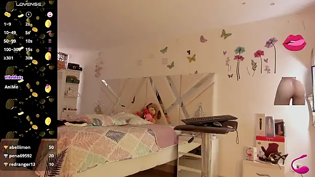 Snapshot of sexyzoe_69 chatting on 03-22-25, 06:14 sexyzoe 69 online show from 03-22-25, 06:14