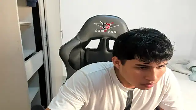 Snapshot of jhony_dickm chatting on 09-25-25, 04:49 jhony dickm online show from 09-25-25, 04:49