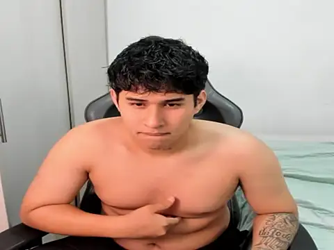 Snapshot of jhony_dickm chatting on 10-14-25, 05:25 jhony dickm online show from 10-14-25, 05:25