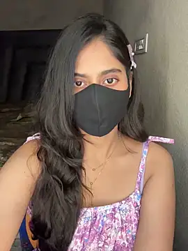 Snapshot of Tanya-mittal chatting on 10-08-25, 12:36 Tanya-mittal online show from 10-08-25, 12:36