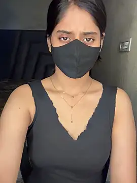 Snapshot of Tanya-mittal chatting on 10-26-25, 06:41 Tanya-mittal online show from 10-26-25, 06:41