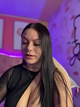 Snapshot of Megaan__More chatting on 05-17-26, 02:42 Megaan More online show from 05-17-26, 02:42