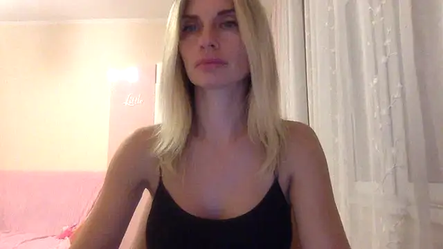 Snapshot of KarelliaStar chatting on 09-28-25, 05:29 KarelliaStar online show from 09-28-25, 05:29