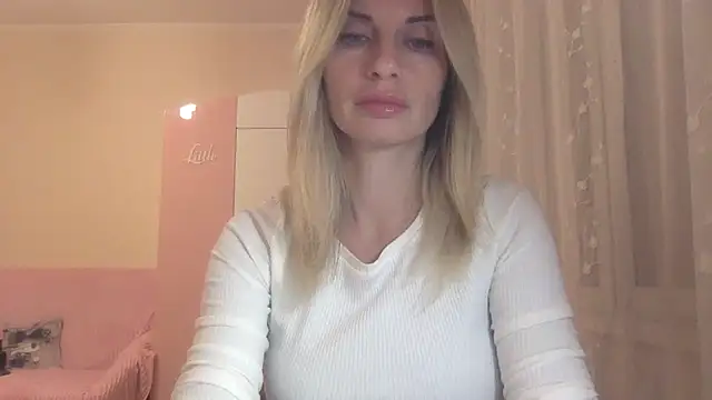 Snapshot of KarelliaStar chatting on 10-12-25, 03:55 KarelliaStar online show from 10-12-25, 03:55