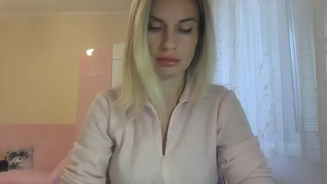 Snapshot of KarelliaStar chatting on 10-13-25, 07:19 KarelliaStar online show from 10-13-25, 07:19