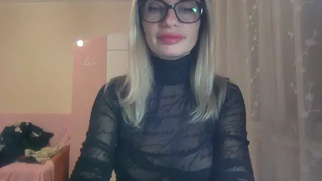 KarelliaStar online show from 10-25-25, 03:51