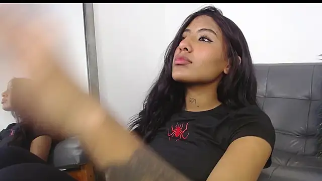 Deysha Garcias online show from 10-15-25, 03:23