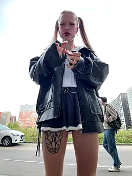 Snapshot of Sugar_Pop chatting on 09-15-25, 09:53 Sugar Pop online show from 09-15-25, 09:53