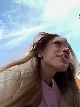 Snapshot of Sugar_Pop chatting on 09-17-25, 02:19 Sugar Pop online show from 09-17-25, 02:19