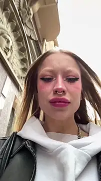 Snapshot of Sugar_Pop chatting on 09-22-25, 11:56 Sugar Pop online show from 09-22-25, 11:56