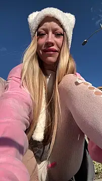 Snapshot of Sugar_Pop chatting on 10-08-25, 12:25 Sugar Pop online show from 10-08-25, 12:25