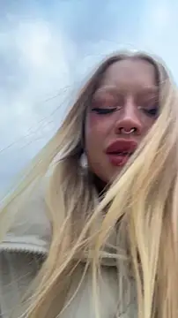 Snapshot of Sugar_Pop chatting on 10-09-25, 02:26 Sugar Pop online show from 10-09-25, 02:26