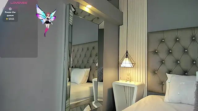 LunaBloomn online show from 11-11-25, 05:02