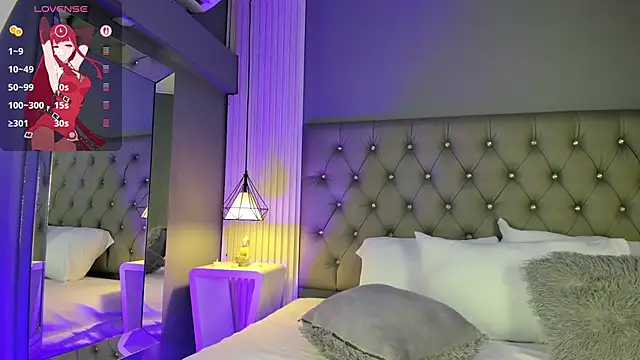 LunaBloomn online show from 11-20-25, 05:56