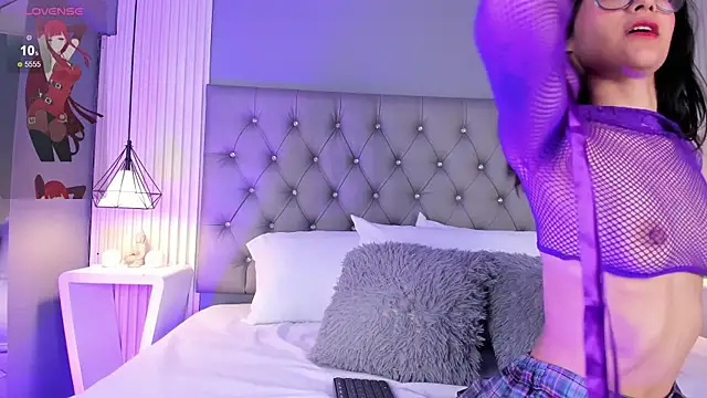 LunaBloomn online show from 01-15-26, 05:16