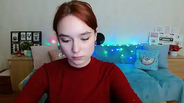 Snapshot of aFoxie chatting on 09-19-25, 06:41 aFoxie online show from 09-19-25, 06:41