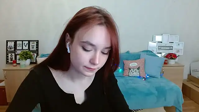 Snapshot of aFoxie chatting on 10-15-25, 07:58 aFoxie online show from 10-15-25, 07:58