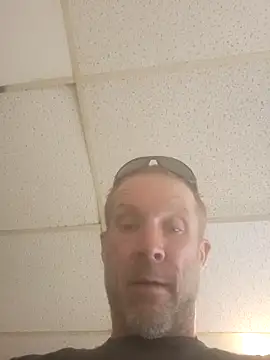 Mrdano0000 online show from 10-28-25, 04:31