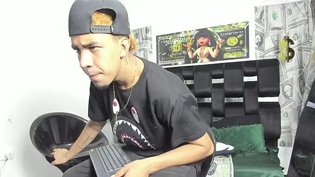 Latin straight0 online show from 10-14-25, 04:24