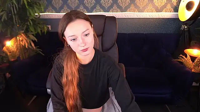 Snapshot of FoxyMayy chatting on 10-22-25, 01:00 FoxyMayy online show from 10-22-25, 01:00