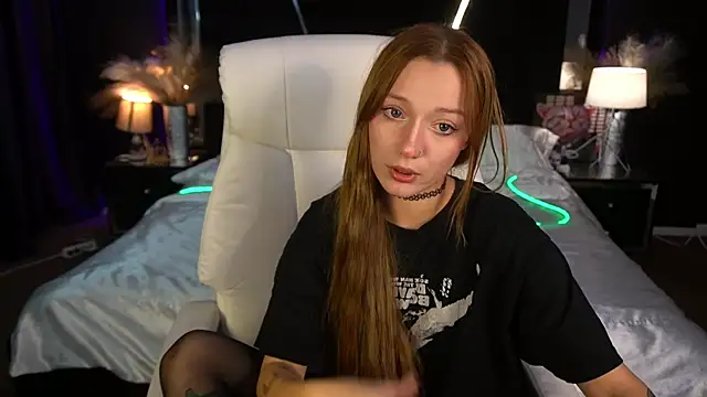 Snapshot of FoxyMayy chatting on 11-07-25, 08:42 FoxyMayy online show from 11-07-25, 08:42