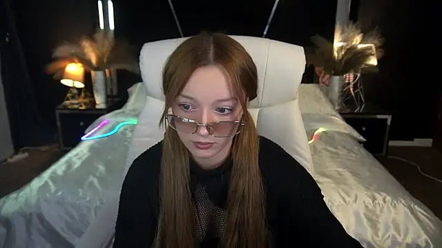 Snapshot of FoxyMayy chatting on 11-12-25, 02:39 FoxyMayy online show from 11-12-25, 02:39