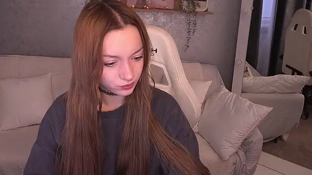 Snapshot of FoxyMayy chatting on 12-05-25, 06:11 FoxyMayy online show from 12-05-25, 06:11