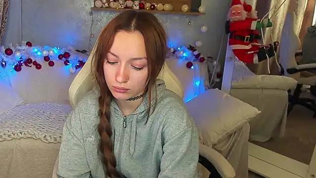 Snapshot of FoxyMayy chatting on 12-14-25, 11:31 FoxyMayy online show from 12-14-25, 11:31