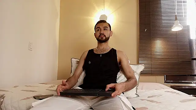 Axel Moon S online show from 11-05-25, 07:14