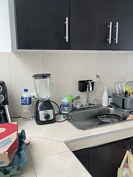 Leslie Bussh  online show from 04-17-26, 03:37